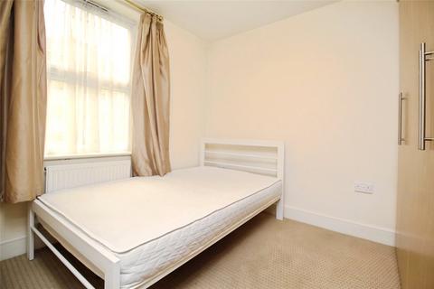 2 bedroom flat to rent, Vicarage Road, Surrey TW20