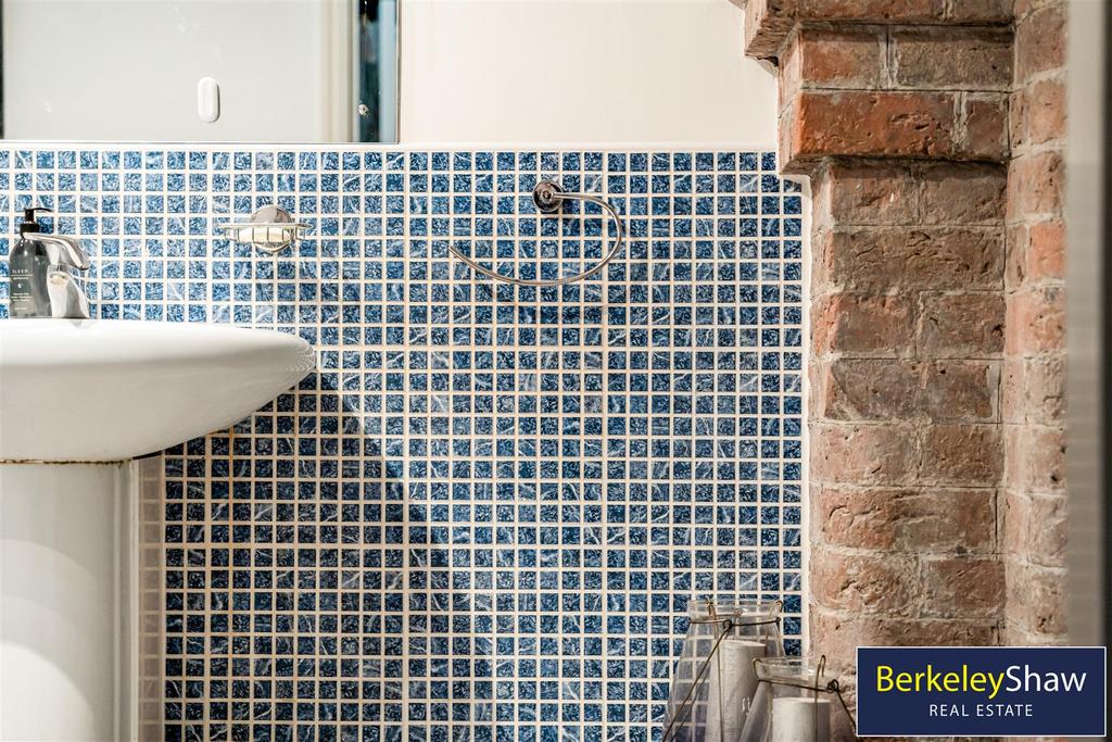 Bathroom detail