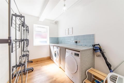 4 bedroom flat to rent, £110pppw - Falmouth Road, Heaton, NE6