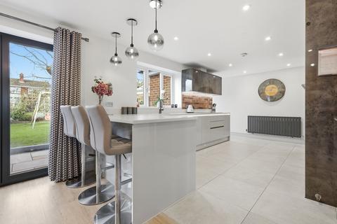3 bedroom semi-detached house for sale, Roughtons, Chelmsford, CM2