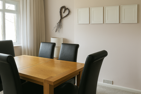 3 bedroom semi-detached house to rent, Alsom Avenue, Worcester Park KT4