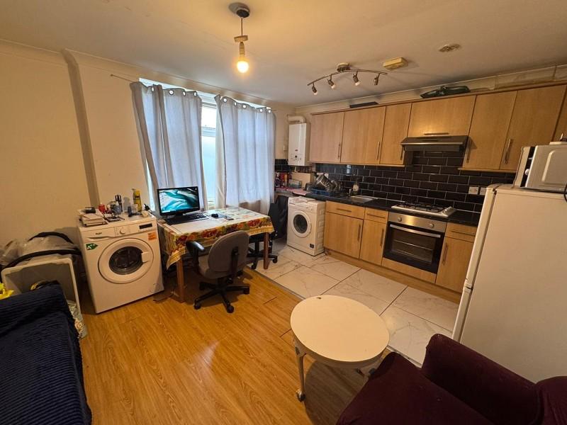 Kitchen / Living Room