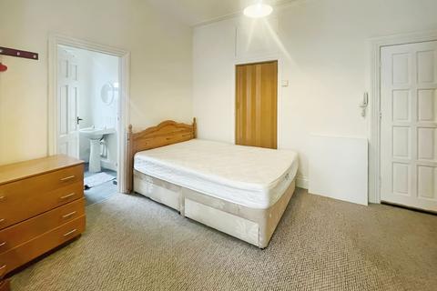Studio to rent, Randolph Road, Boscombe, Bournemouth, BH1