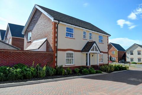 4 bedroom detached house for sale, Moor Close, Chinnor, Oxfordshire