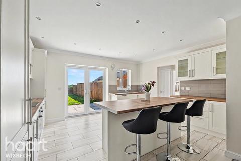 4 bedroom detached house for sale, St Pauls Road North, Walton Highway