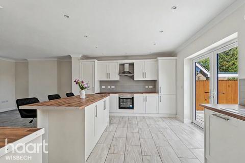 4 bedroom detached house for sale, St Pauls Road North, Walton Highway