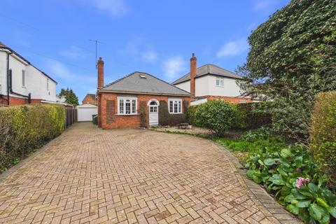 3 bedroom bungalow for sale, The Avenue, Bromwich Road, Worcester, Worcestershire, WR2