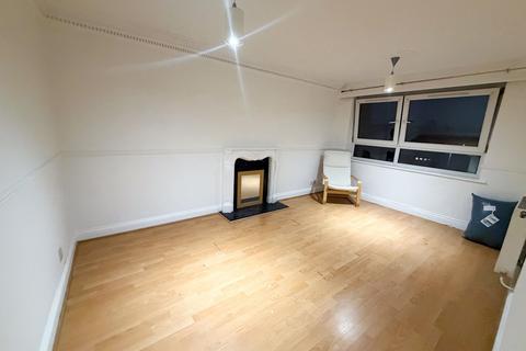 1 bedroom flat to rent, Thornhill Gardens, Barking, IG11