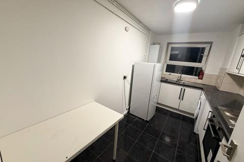 1 bedroom flat to rent, Thornhill Gardens, Barking, IG11