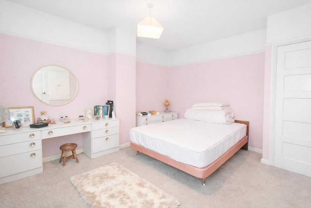 Bed 1b.JPG