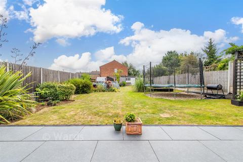 6 bedroom chalet for sale, Pump Lane, Rainham, Gillingham, Kent
