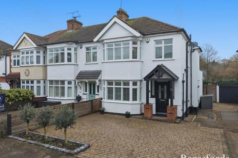Meadowside Road, Upminster, RM14