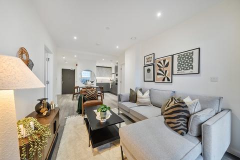 2 bedroom apartment to rent, 6 Headlam Avenue, London SW4