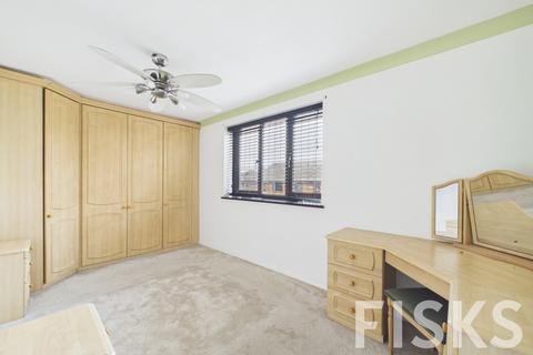 1 bedroom maisonette for sale, London Road, Benfleet, SS7