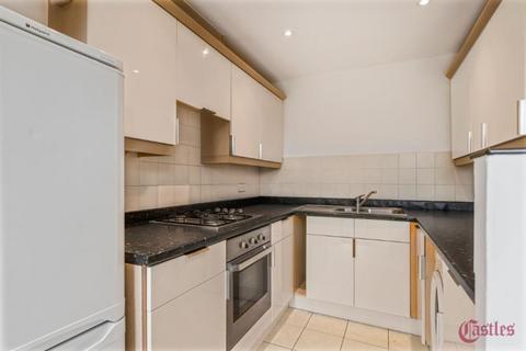 2 bedroom flat to rent, Southwold Road, Upper Clapton, E5