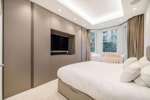 4 bedroom flat for sale, Trebovir Road, London SW5