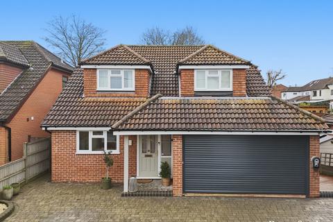 4 bedroom detached house for sale, The Rising, Billericay, CM11