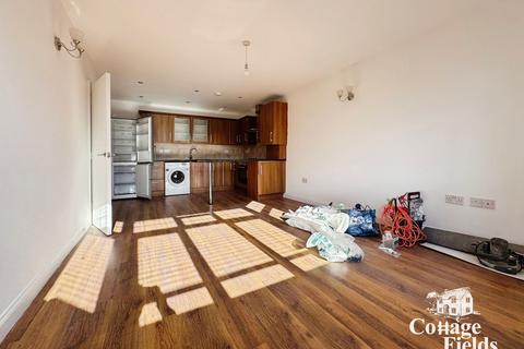 3 bedroom flat to rent, Southbury Road, Enfield, EN1