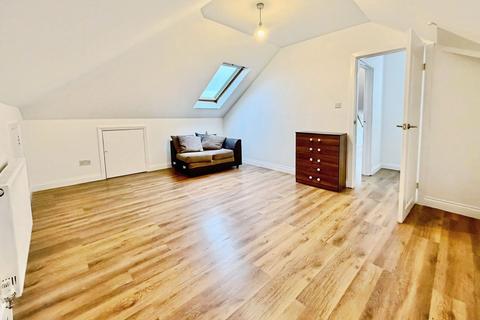 3 bedroom flat to rent, Southbury Road, Enfield, EN1