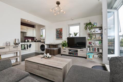 2 bedroom apartment for sale, Alexander Square, Eastleigh