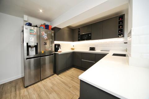 undefined, Loftus Close, Luton
