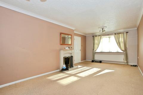 3 bedroom end of terrace house for sale, Stukeley Close, Peterborough