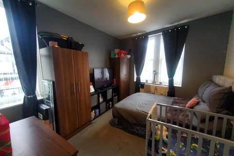 3 bedroom maisonette to rent, Villa Place, Gateshead NE8