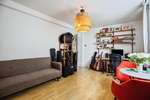 1 bedroom ground floor flat for sale, William Bonney Estate, London, SW4