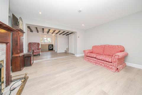 2 bedroom semi-detached house for sale, Bromley Road, Colchester