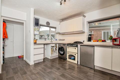 undefined, Kilbury Drive, Worcester