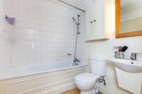 1 bedroom apartment for sale, Penywern Road, London, SW5