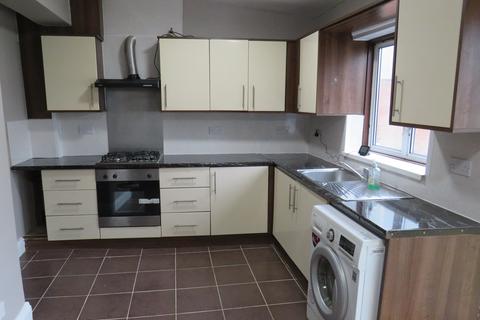 4 bedroom end of terrace house to rent, Chaucer Avenue, Cranford, Hounslow TW4
