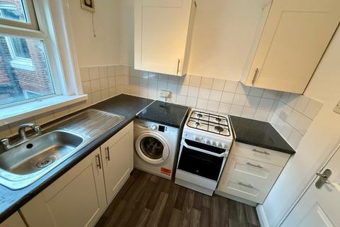2 bedroom flat to rent, Darwin Road, Southampton SO15