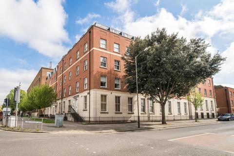 2 bedroom flat for sale - Copperfield Court, New Dover Road, Canterbury, CT1
