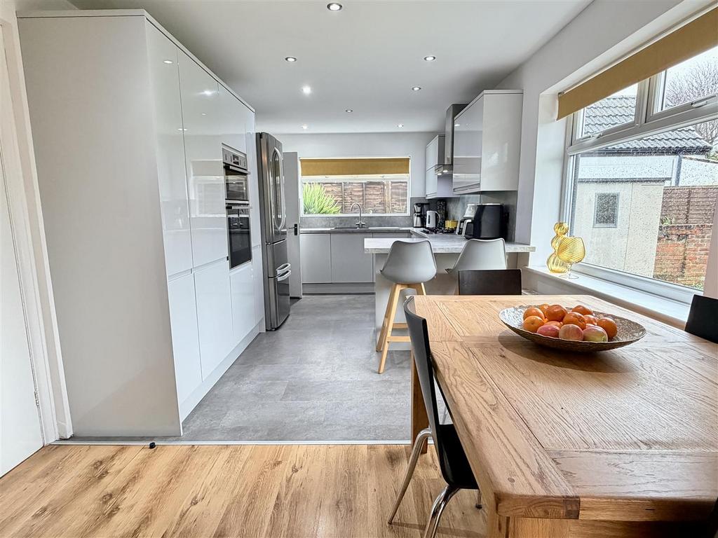 Open plan living/dining kitchen