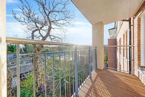 2 bedroom apartment for sale, Station Parade, Virginia Water, GU25 4BB