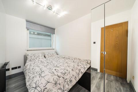 2 bedroom flat to rent, Bridge House, Vauxhall SW8