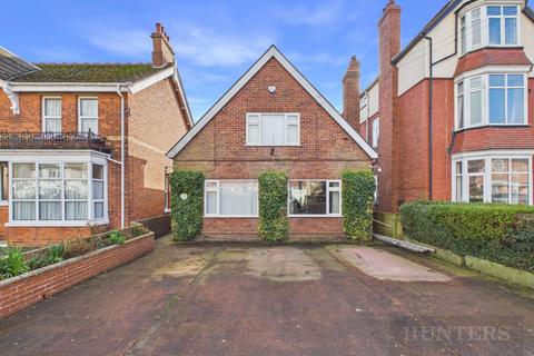 3 bedroom detached bungalow for sale, Sands Lane, Bridlington
