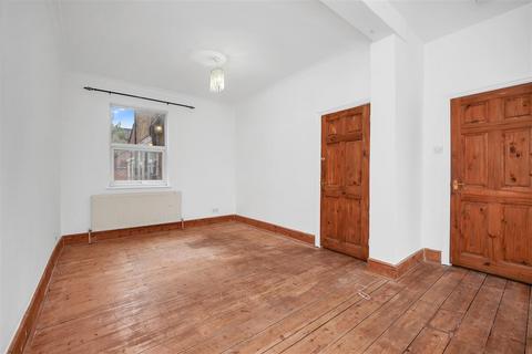 5 bedroom terraced house to rent, Elm Road, London E11