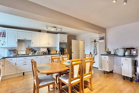 3 bedroom detached house for sale, Gloucester Crescent, Wigston, LE18