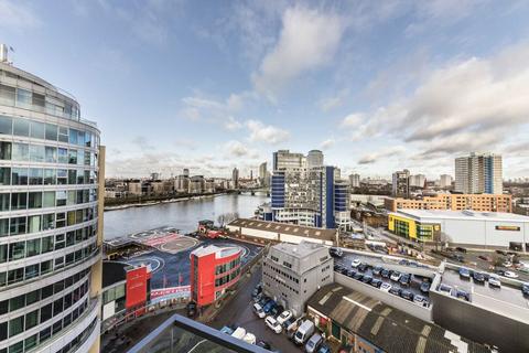 3 bedroom flat for sale, Bridges Court Road, London SW11