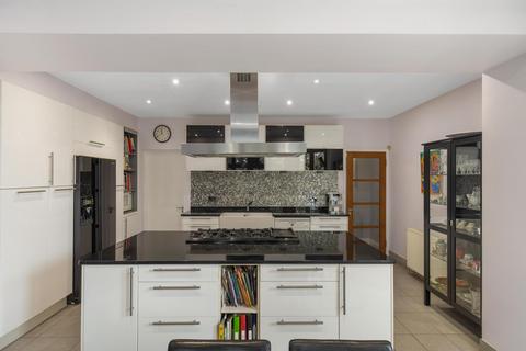 5 bedroom semi-detached house for sale, London W5