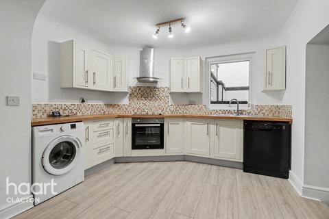 3 bedroom terraced house for sale, Saville Street, Walton On The Naze