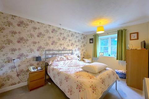 2 bedroom ground floor flat for sale, Orchard Place, Faversham, ME13