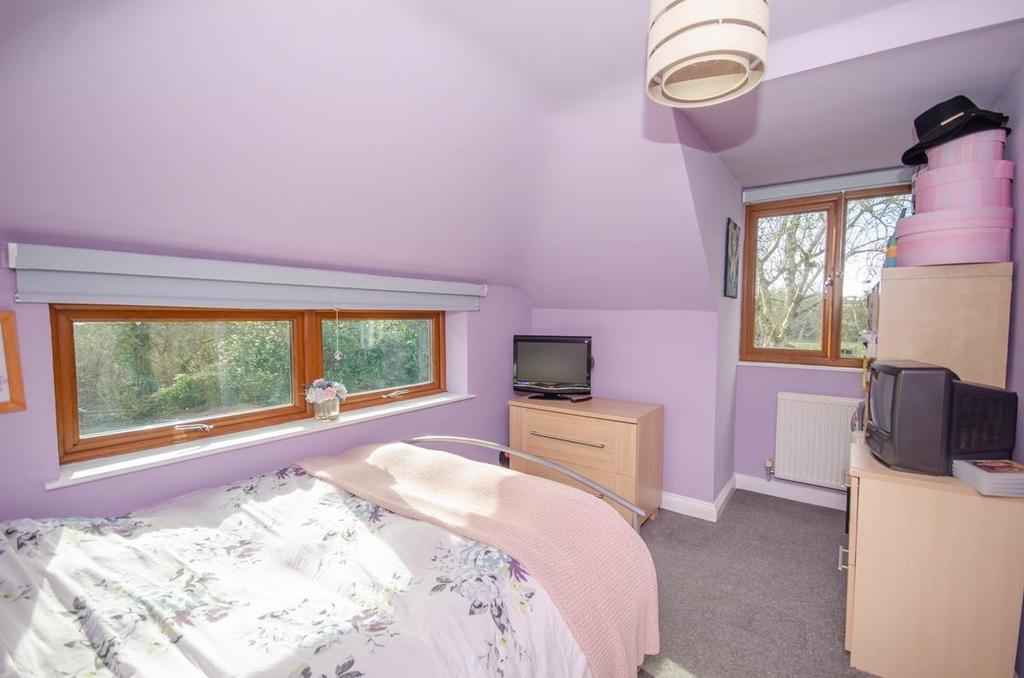 Bedroom four pic 2.jpg