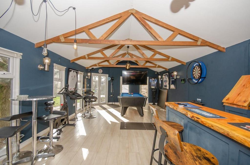 Garden lodge internal.jpg
