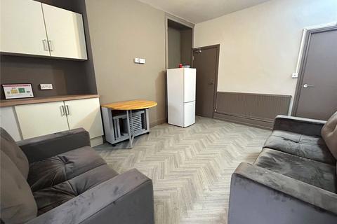 1 bedroom in a house share to rent, 17 Cemetery Road, WF6