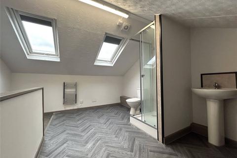 1 bedroom in a house share to rent, 17 Cemetery Road, WF6