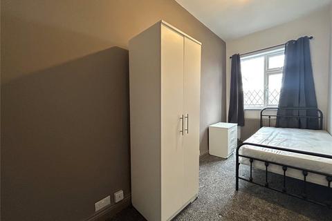 1 bedroom in a house share to rent, 17 Cemetery Road, WF6