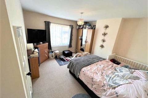 2 bedroom end of terrace house for sale, Eastern Avenue North, Northampton